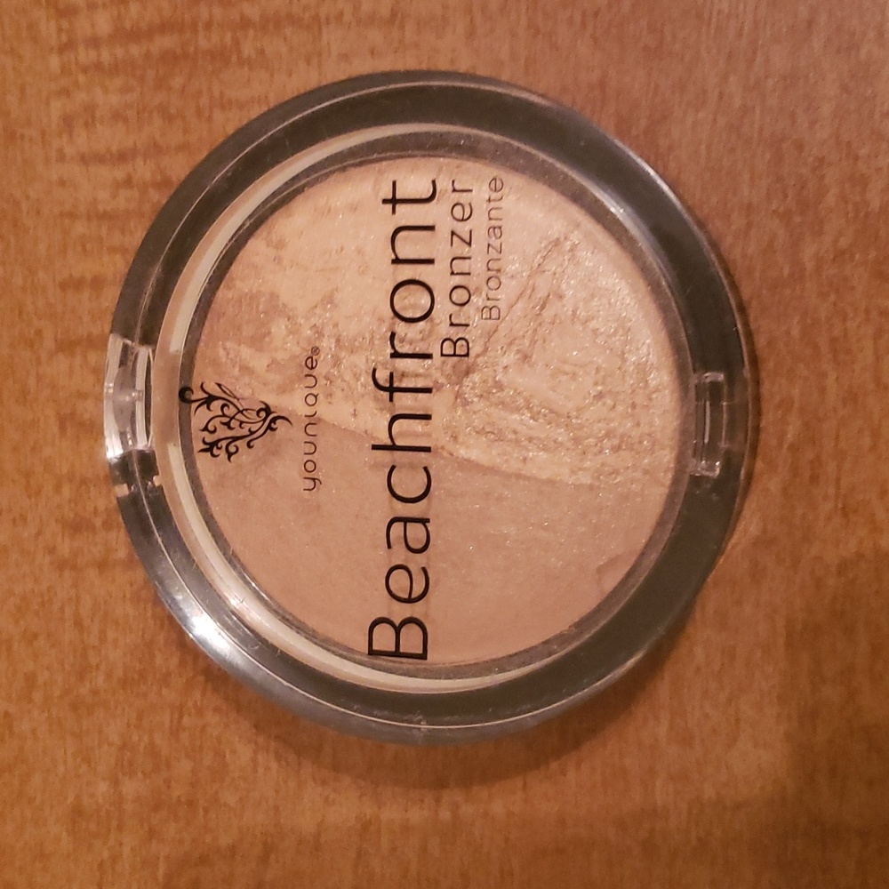 Younique beachfront bronzer